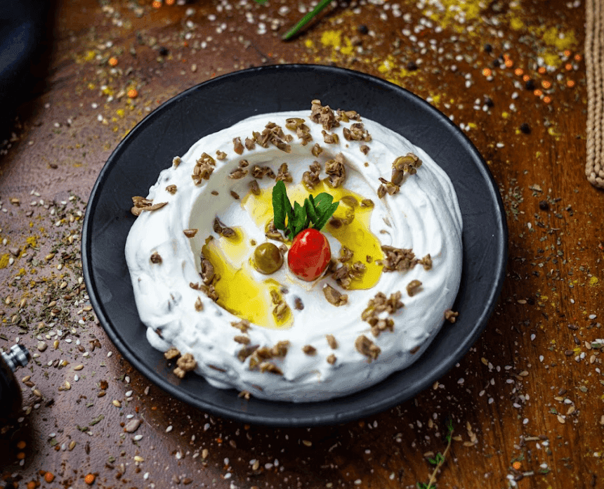 Labneh Zaitoone